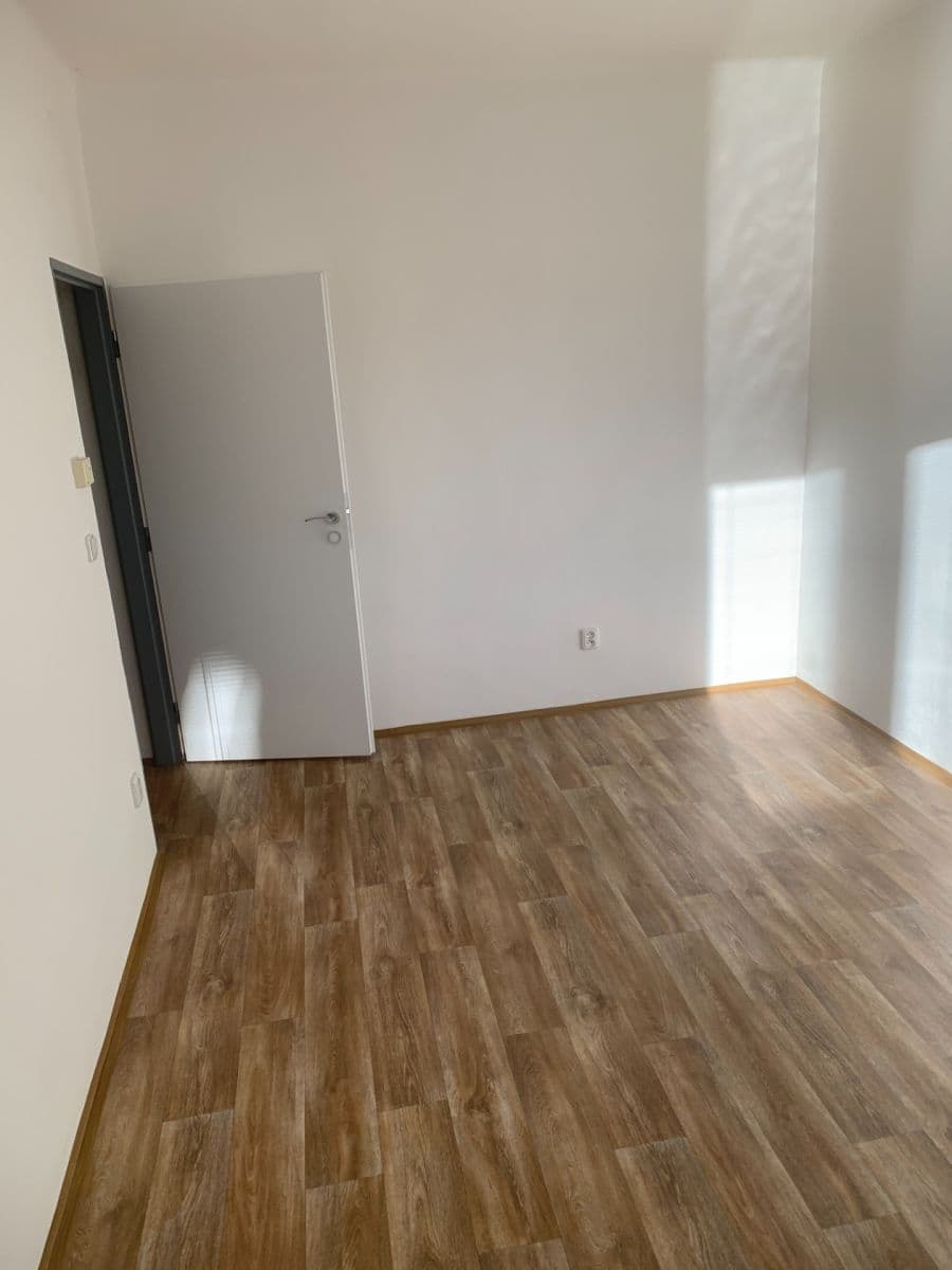 Prenájom bytu 1-izbový 24 m², nám. T. G. Masaryka, Kamenický Šenov, Liberecký kraj Prenájom bytu 1-izbový 24 m², nám. T. G. Masaryka, Kamenický Šenov, Liberecký kraj