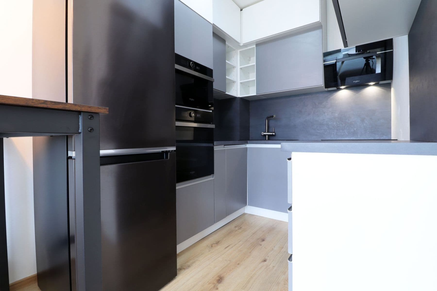 Prenájom bytu 2-izbový 40 m², Velvarská, Horoměřice, Středočeský kraj Prenájom bytu 2-izbový 40 m², Velvarská, Horoměřice, Středočeský kraj