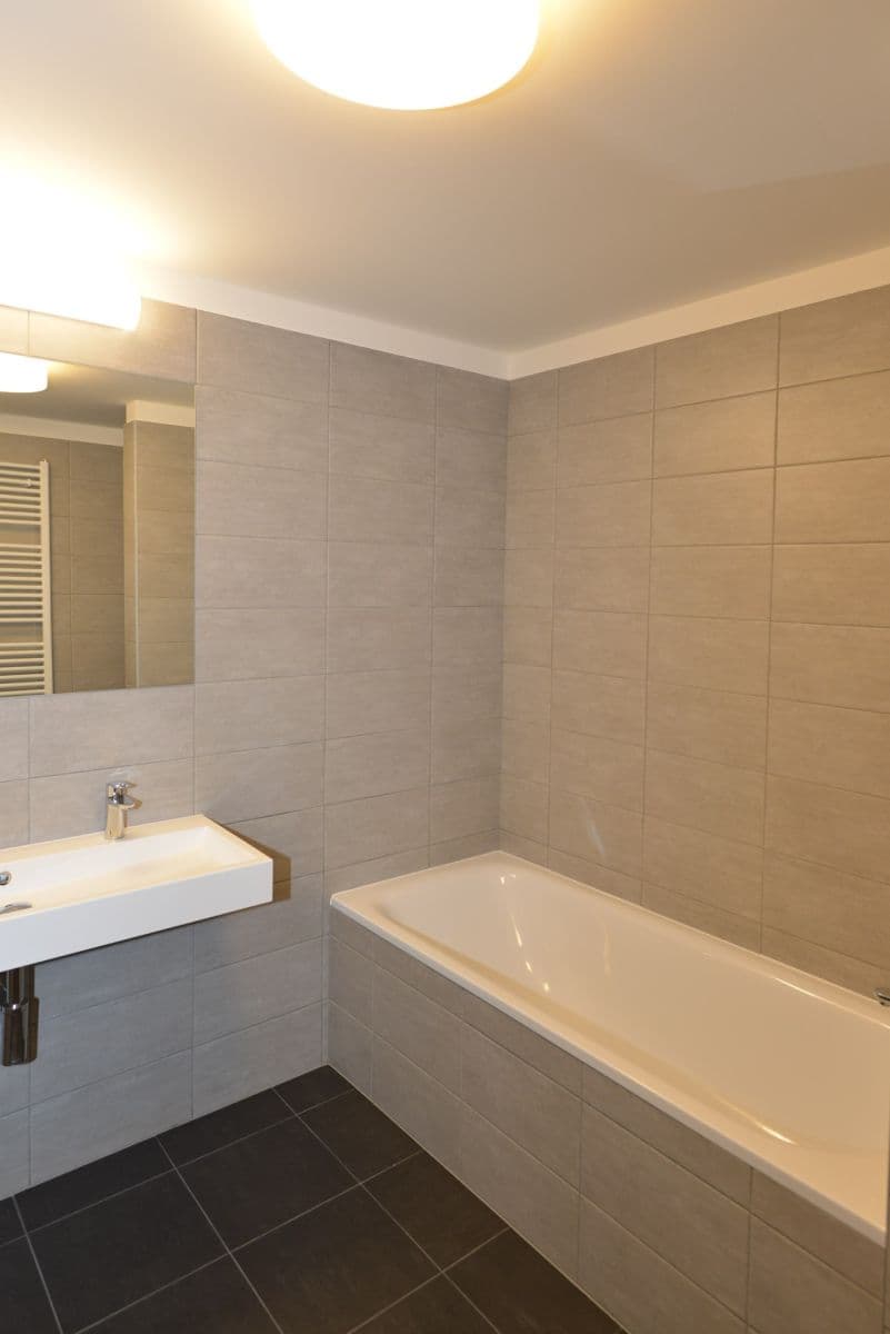 Prenájom bytu 3-izbový 76 m², Práčská, Praha, Praha Prenájom bytu 3-izbový 76 m², Práčská, Praha, Praha