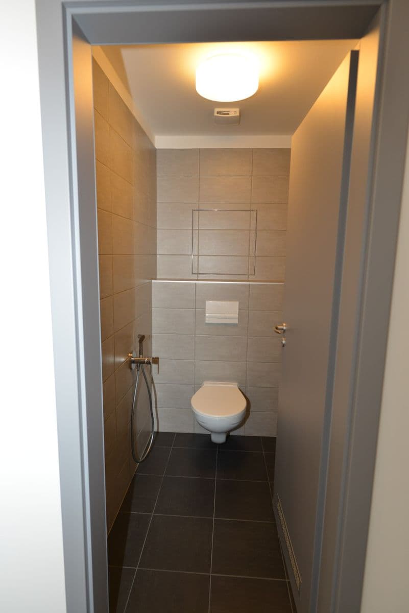 Prenájom bytu 3-izbový 76 m², Práčská, Praha, Praha Prenájom bytu 3-izbový 76 m², Práčská, Praha, Praha