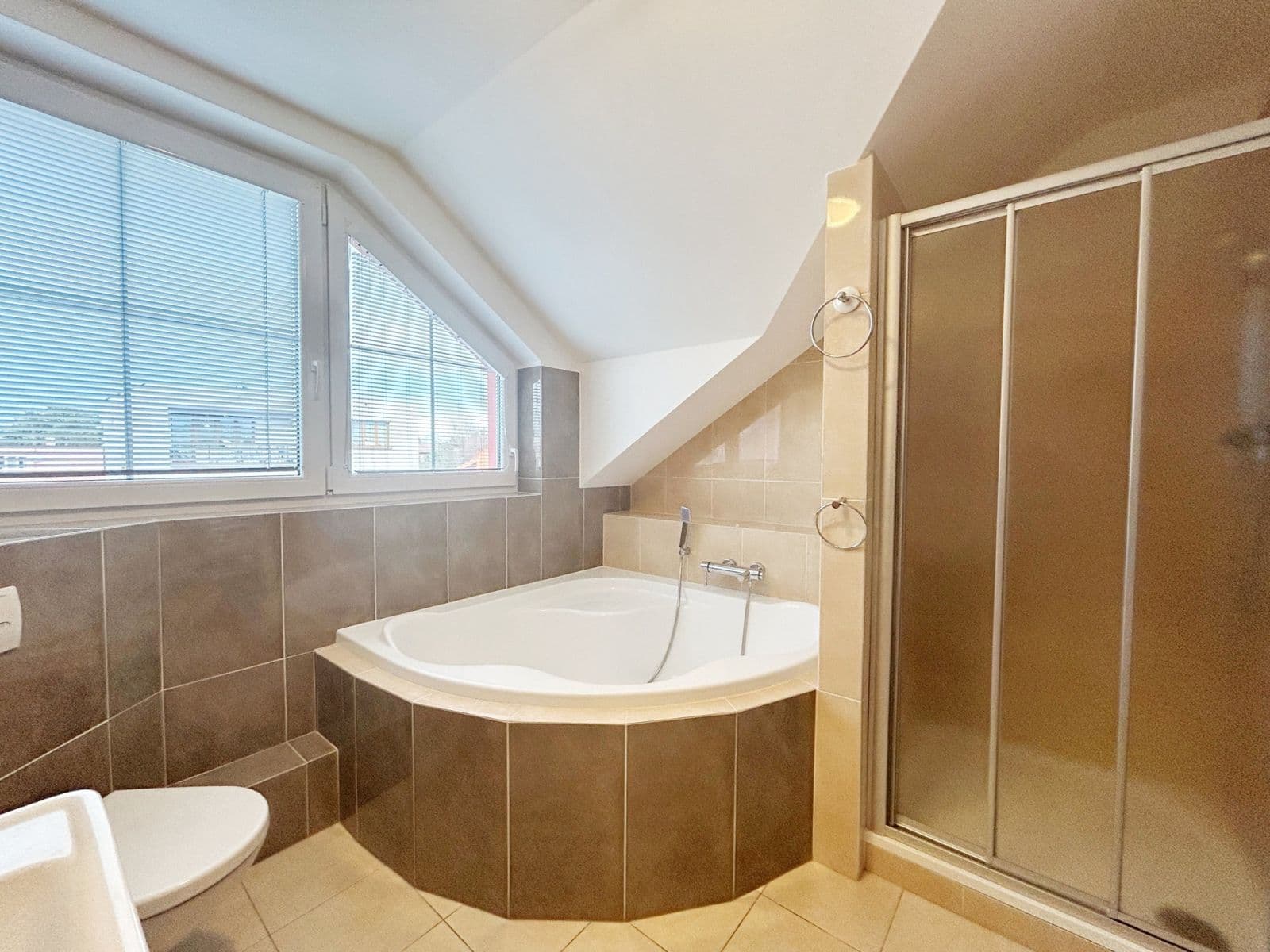 Prenájom domu 105 m², pozemek 80 m², Družstevní, Nehvizdy, Středočeský kraj Prenájom domu 105 m², pozemek 80 m², Družstevní, Nehvizdy, Středočeský kraj