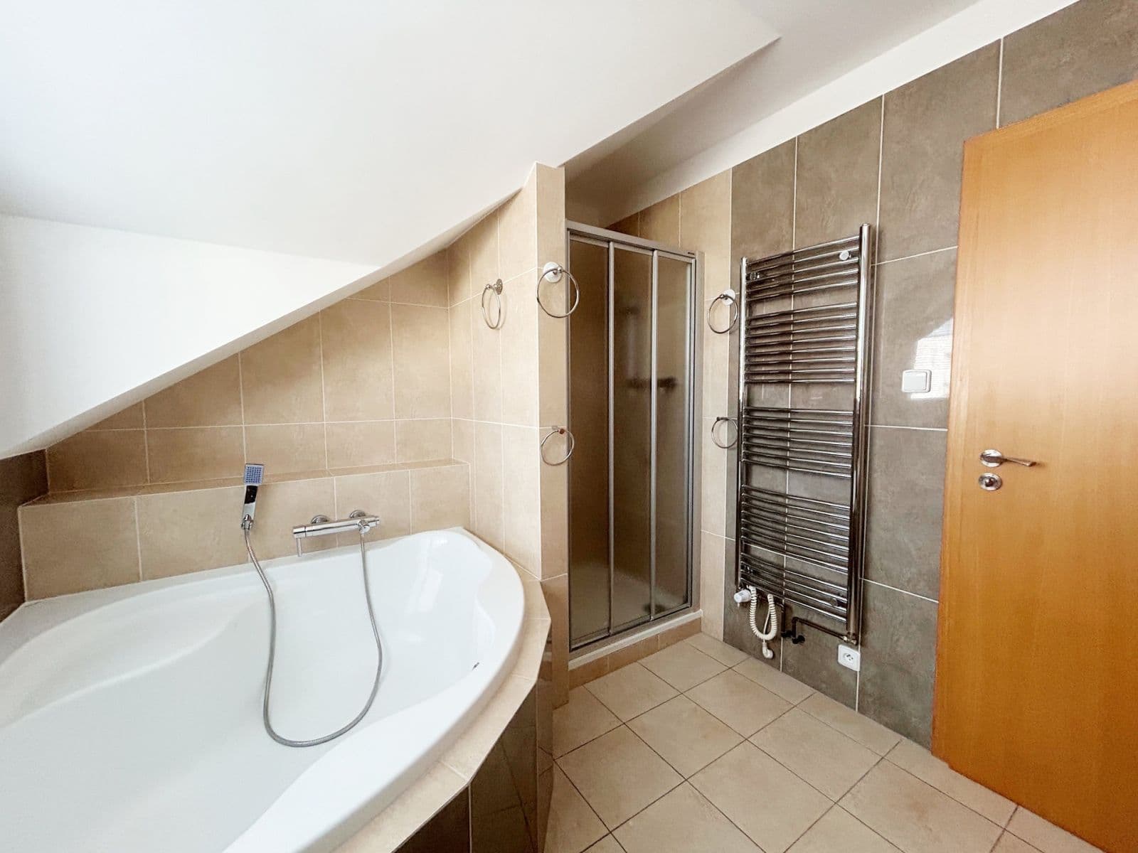 Prenájom domu 105 m², pozemek 80 m², Družstevní, Nehvizdy, Středočeský kraj Prenájom domu 105 m², pozemek 80 m², Družstevní, Nehvizdy, Středočeský kraj