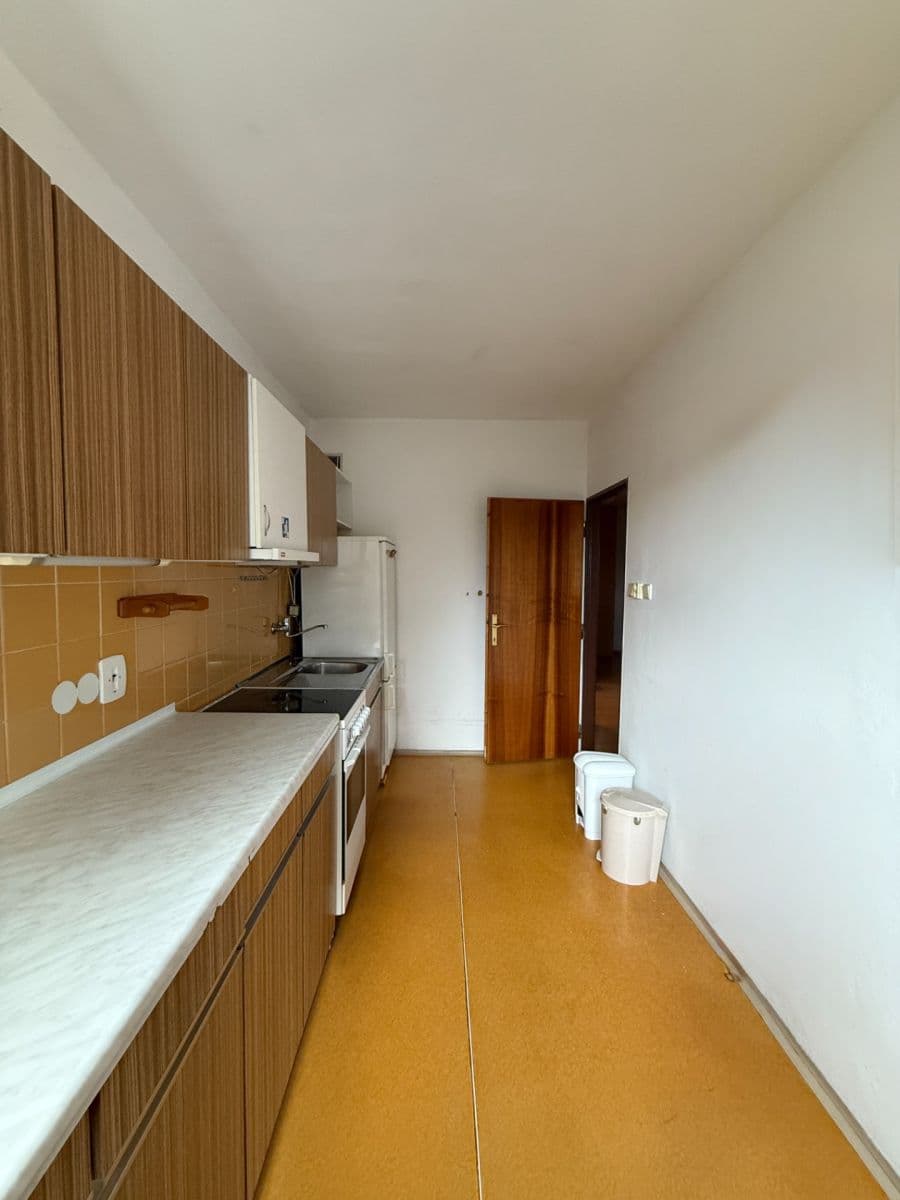 Prenájom bytu 3-izbový 90 m², Nad Křížkem, Praha, Praha Prenájom bytu 3-izbový 90 m², Nad Křížkem, Praha, Praha