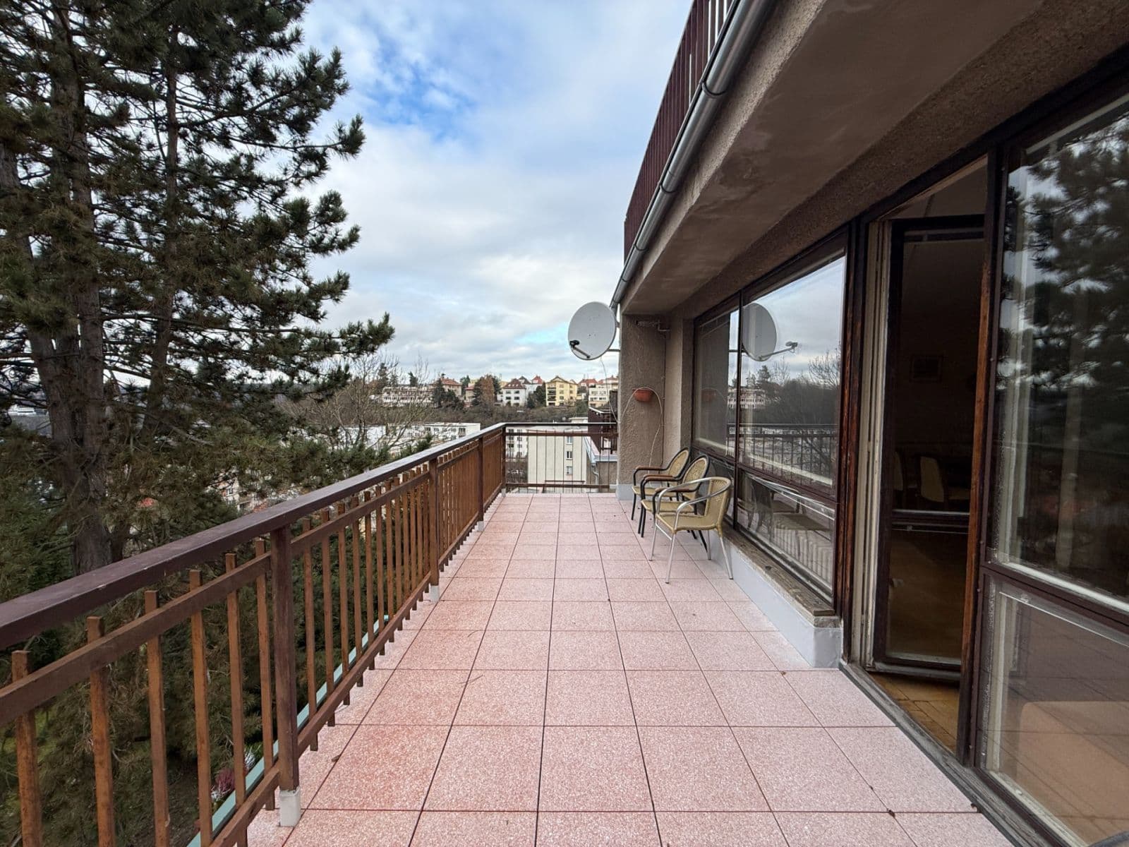 Prenájom bytu 3-izbový 90 m², Nad Křížkem, Praha, Praha Prenájom bytu 3-izbový 90 m², Nad Křížkem, Praha, Praha