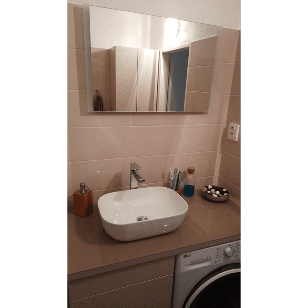 Prenájom bytu 2-izbový 46 m², Sosnovecká, Praha, Praha Prenájom bytu 2-izbový 46 m², Sosnovecká, Praha, Praha