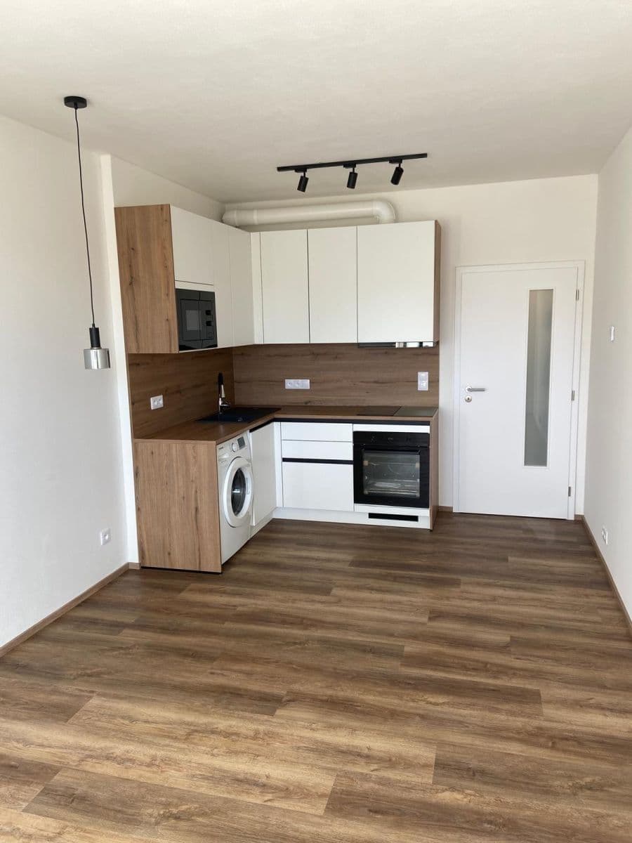 Prenájom bytu 1-izbový 27 m², Ondrova, Brno, Jihomoravský kraj Prenájom bytu 1-izbový 27 m², Ondrova, Brno, Jihomoravský kraj