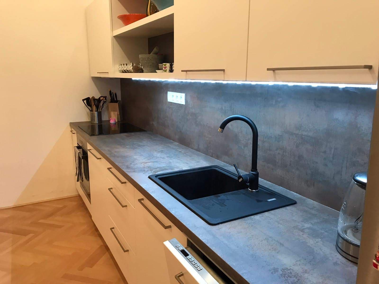 Prenájom bytu 2-izbový 40 m², Tolstého, Praha, Praha Prenájom bytu 2-izbový 40 m², Tolstého, Praha, Praha