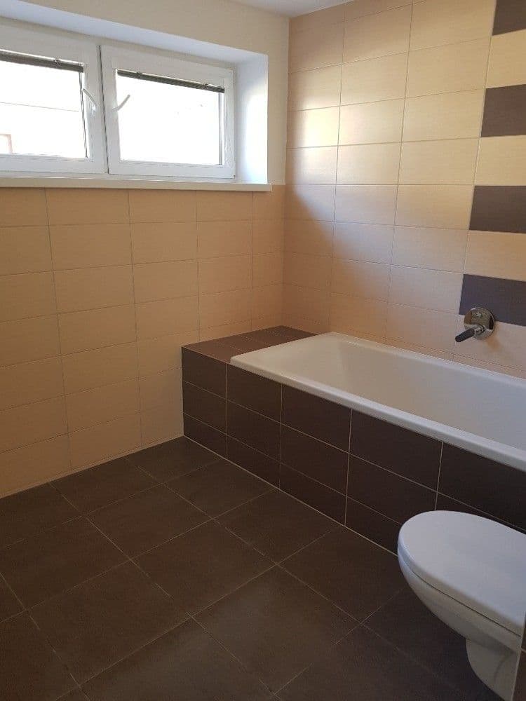 Prenájom bytu 3-izbový 100 m², Brigádnická, Brno, Jihomoravský kraj Prenájom bytu 3-izbový 100 m², Brigádnická, Brno, Jihomoravský kraj