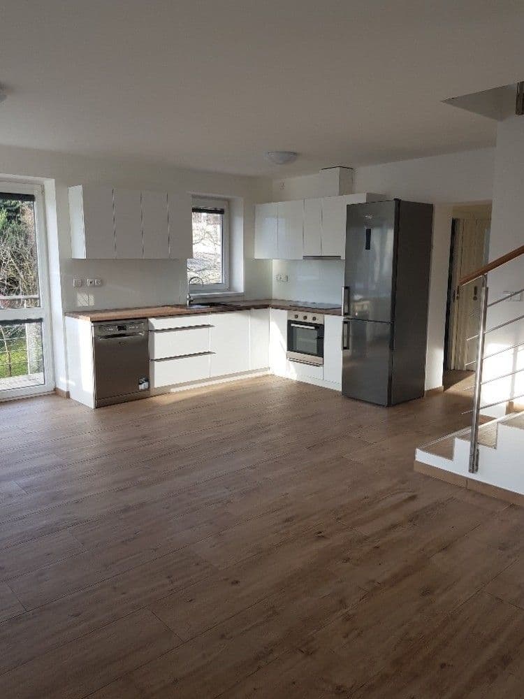 Prenájom bytu 3-izbový 100 m², Brigádnická, Brno, Jihomoravský kraj Prenájom bytu 3-izbový 100 m², Brigádnická, Brno, Jihomoravský kraj