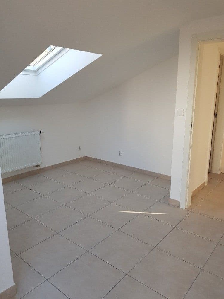 Prenájom bytu 3-izbový 100 m², Brigádnická, Brno, Jihomoravský kraj Prenájom bytu 3-izbový 100 m², Brigádnická, Brno, Jihomoravský kraj