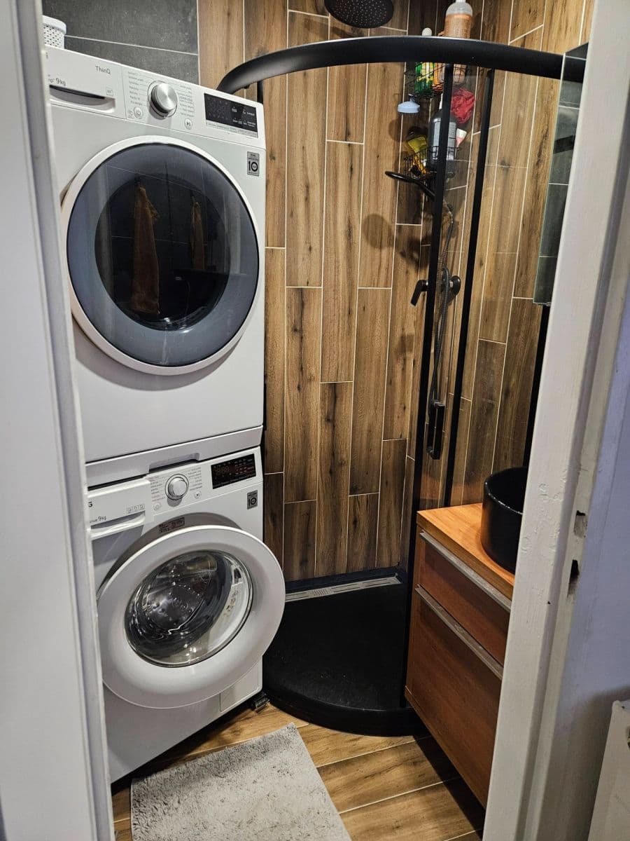 Prenájom bytu 3-izbový 73 m², Sezemická, Pardubice, Pardubický kraj Prenájom bytu 3-izbový 73 m², Sezemická, Pardubice, Pardubický kraj