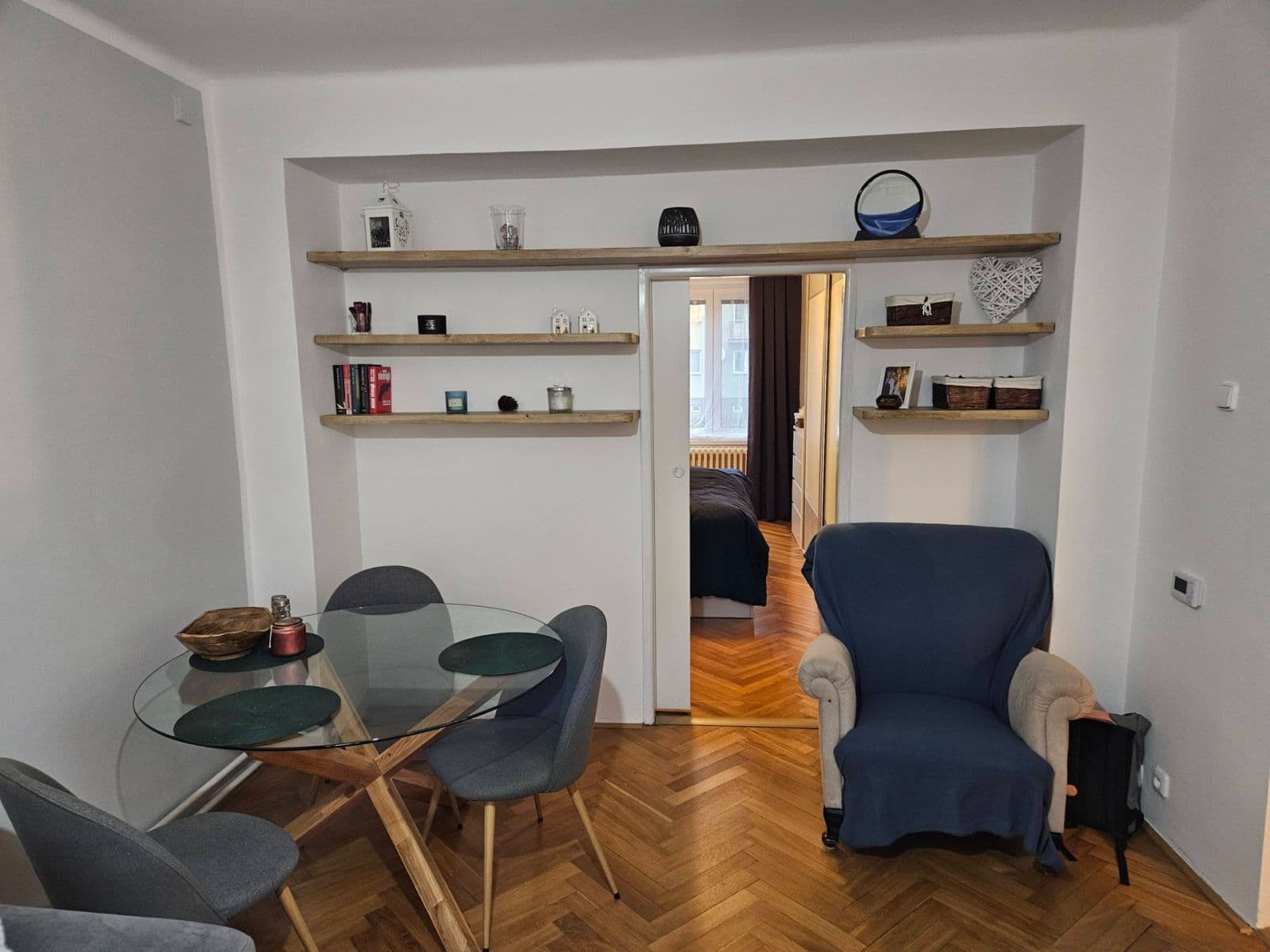 Prenájom bytu 3-izbový 73 m², Sezemická, Pardubice, Pardubický kraj Prenájom bytu 3-izbový 73 m², Sezemická, Pardubice, Pardubický kraj