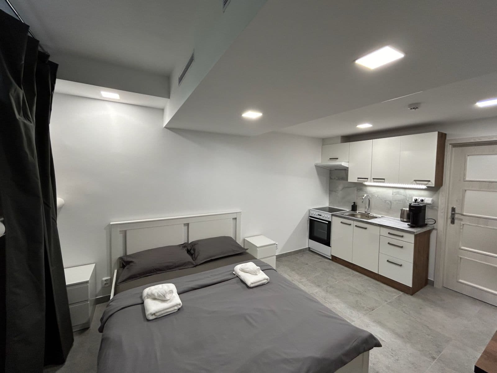 Prenájom bytu 1-izbový 24 m², Děčínská, Praha, Praha Prenájom bytu 1-izbový 24 m², Děčínská, Praha, Praha