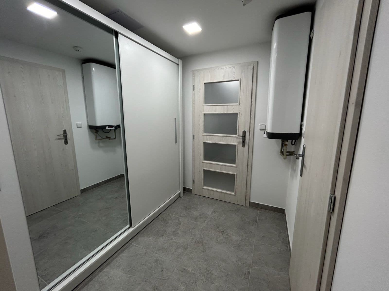 Prenájom bytu 1-izbový 24 m², Děčínská, Praha, Praha Prenájom bytu 1-izbový 24 m², Děčínská, Praha, Praha