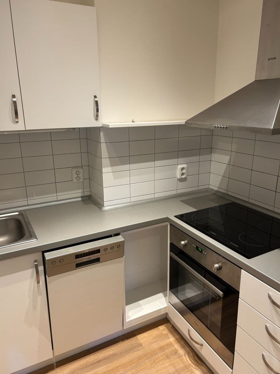 Prenájom bytu 2-izbový 56 m², Milady Horákové, Praha, Praha Prenájom bytu 2-izbový 56 m², Milady Horákové, Praha, Praha