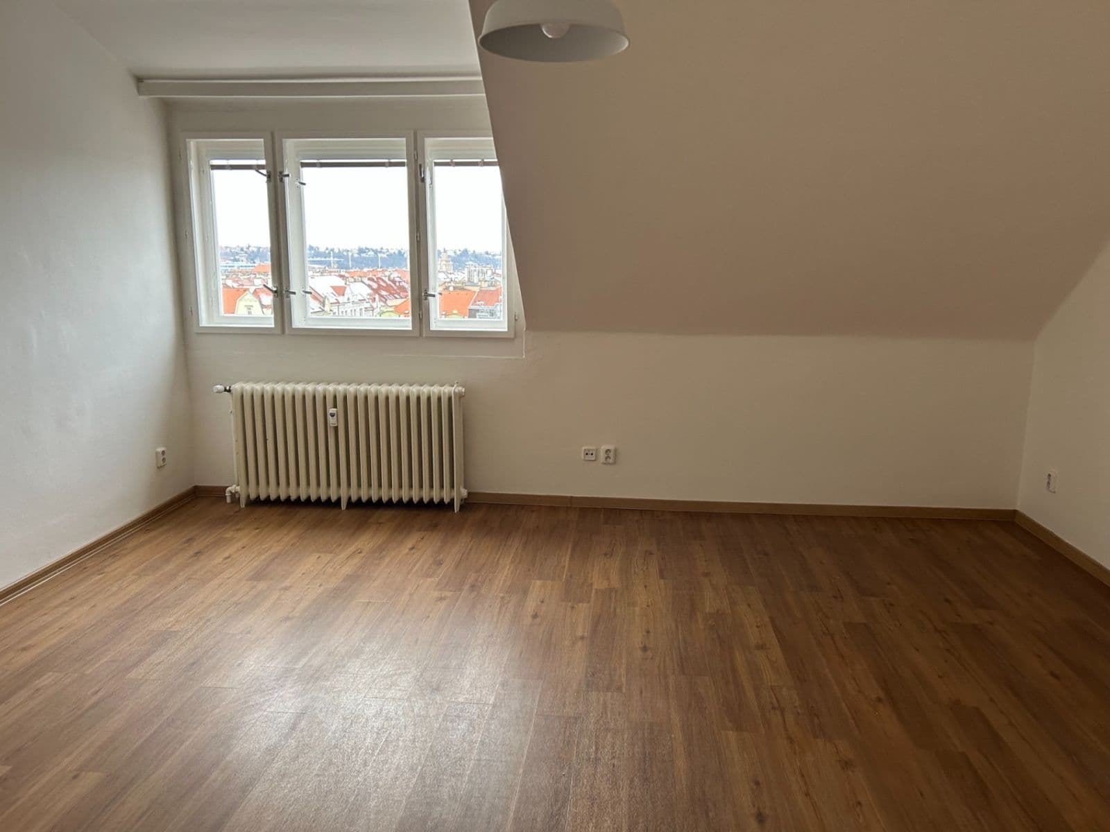 Prenájom bytu 2-izbový 56 m², Milady Horákové, Praha, Praha Prenájom bytu 2-izbový 56 m², Milady Horákové, Praha, Praha