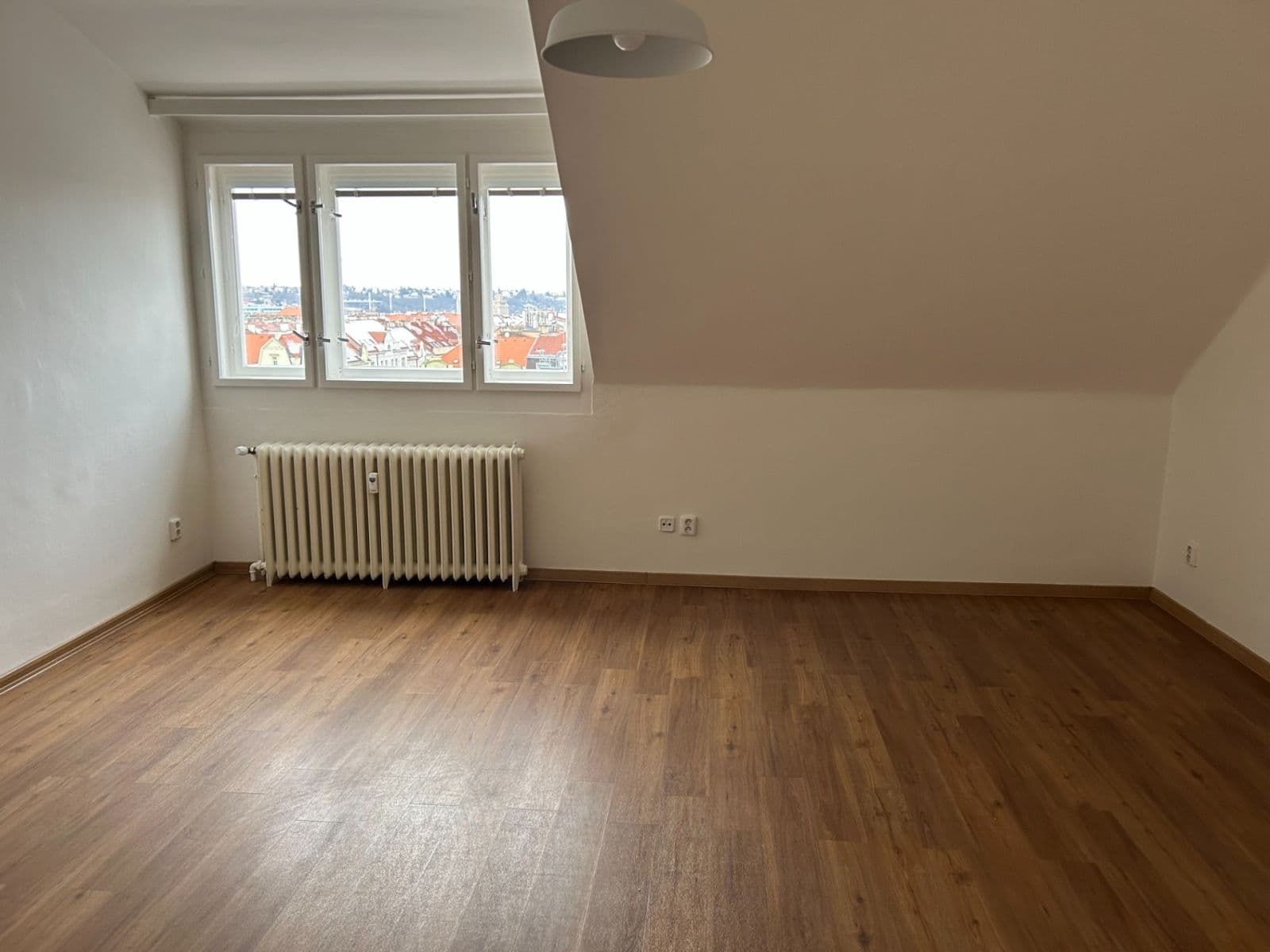 Prenájom bytu 2-izbový 56 m², Milady Horákové, Praha, Praha Prenájom bytu 2-izbový 56 m², Milady Horákové, Praha, Praha