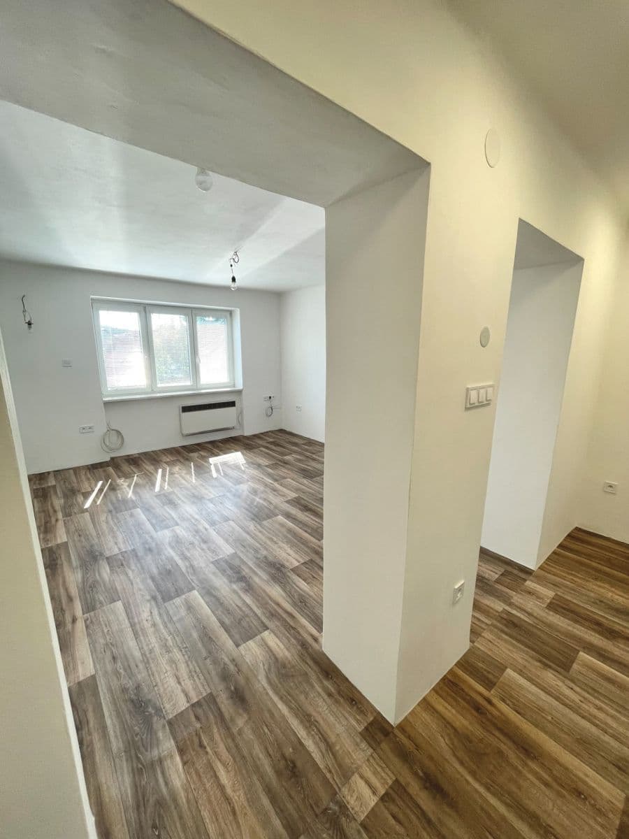 Predaj bytu 3-izbový 64 m², Za Lékárnou, Rtyně v Podkrkonoší, Královéhradecký kraj Predaj bytu 3-izbový 64 m², Za Lékárnou, Rtyně v Podkrkonoší, Královéhradecký kraj