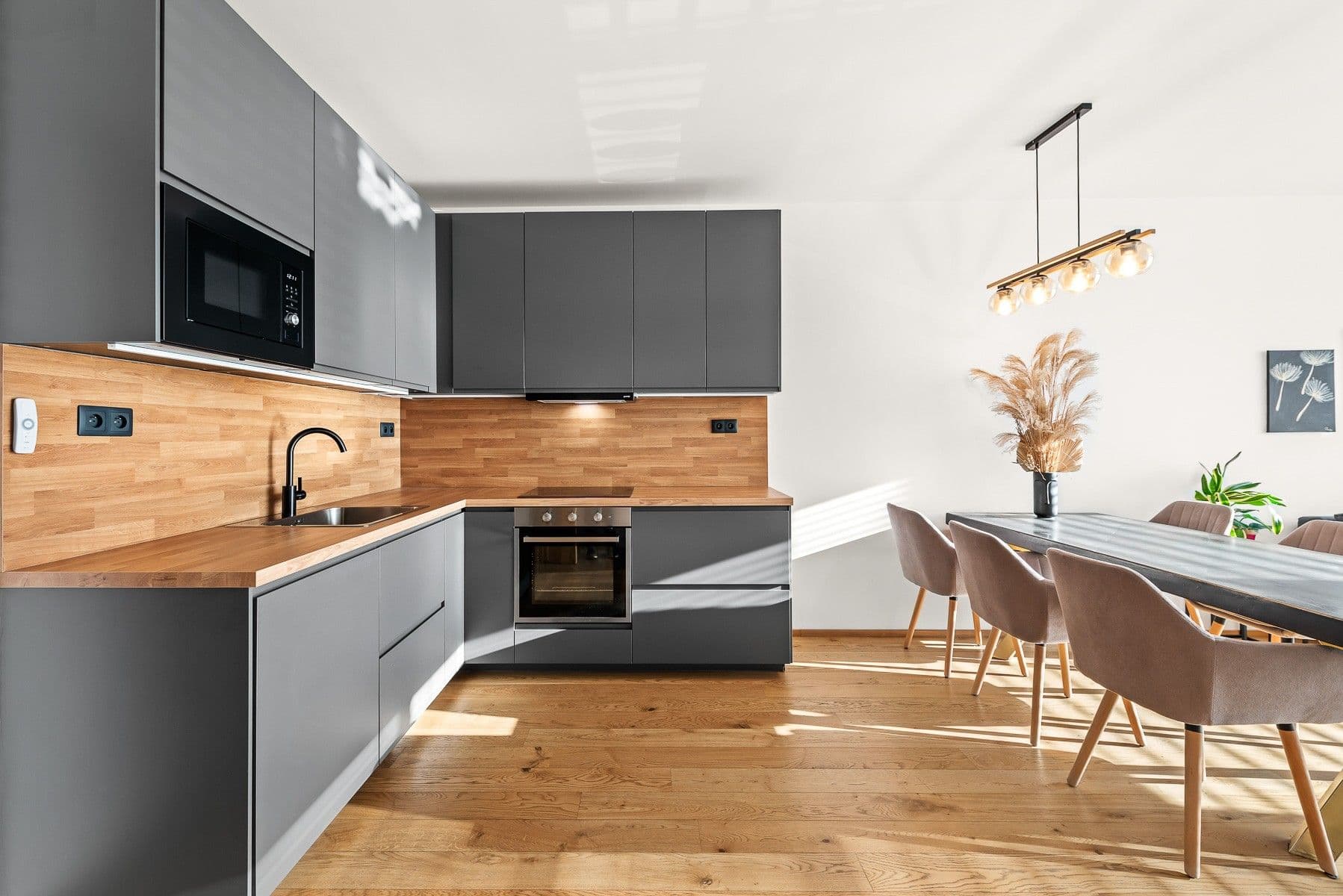 Prenájom bytu 3-izbový 81 m², Šiklové, Praha, Praha Prenájom bytu 3-izbový 81 m², Šiklové, Praha, Praha