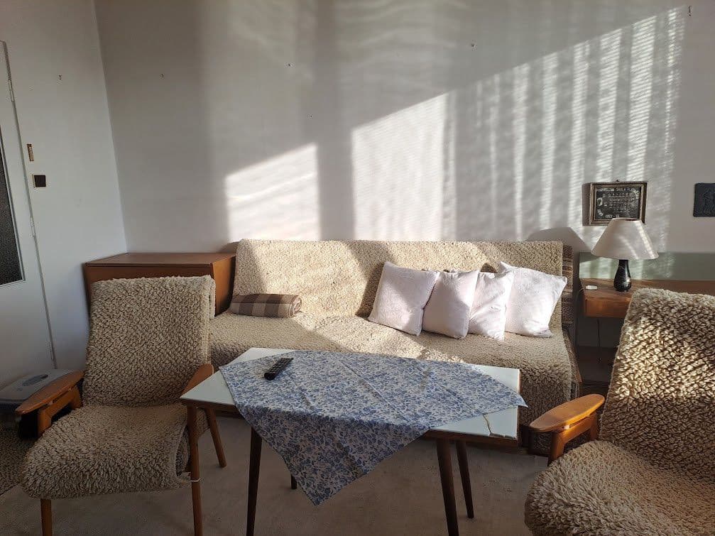 Prenájom bytu 1-izbový 36 m², 5. května, Rožnov pod Radhoštěm, Zlínský kraj Prenájom bytu 1-izbový 36 m², 5. května, Rožnov pod Radhoštěm, Zlínský kraj