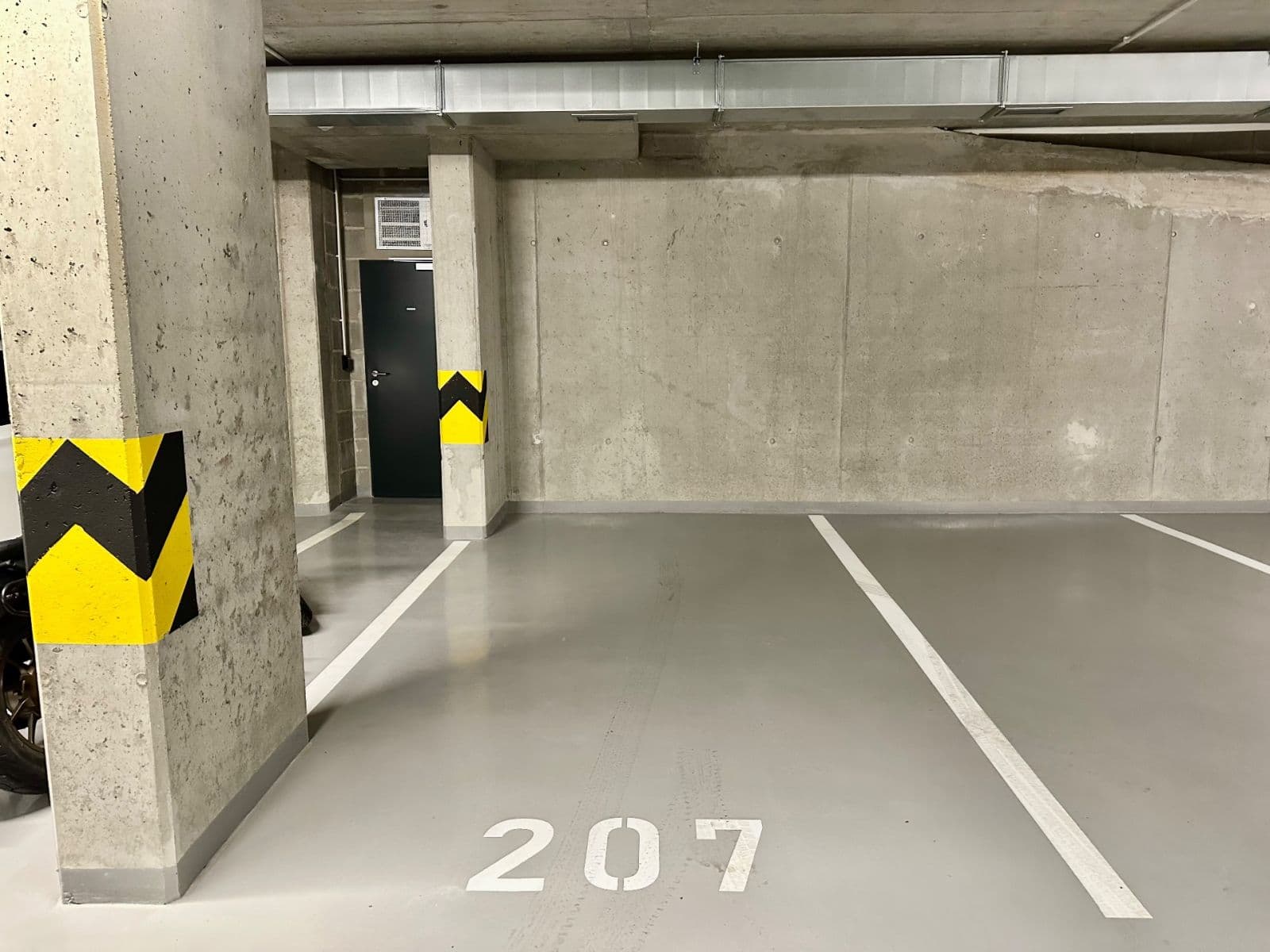 Predaj garáže 14 m², Kardausova, Praha, Praha Predaj garáže 14 m², Kardausova, Praha, Praha