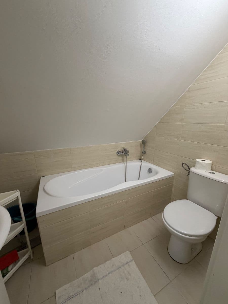 Prenájom bytu 1-izbový 36 m², Halenkovská, Praha, Praha Prenájom bytu 1-izbový 36 m², Halenkovská, Praha, Praha