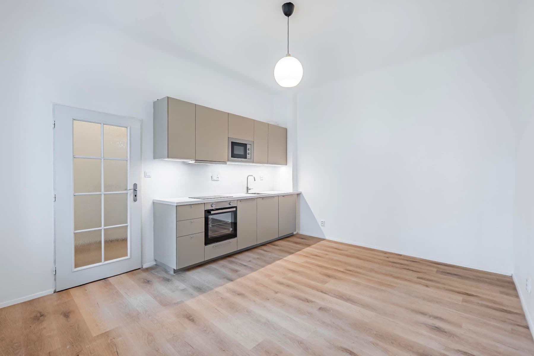 Prenájom bytu 1-izbový 26 m², U Kublova, Praha, Praha Prenájom bytu 1-izbový 26 m², U Kublova, Praha, Praha
