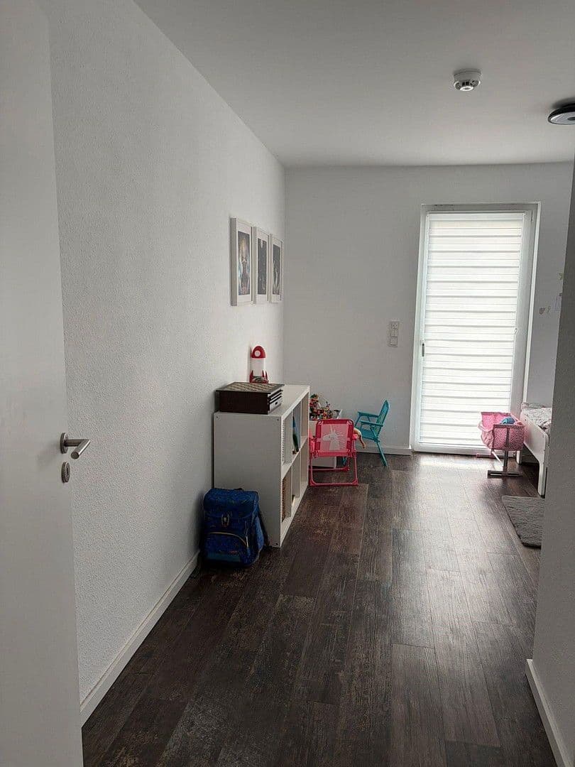 Prenájom bytu 3-izbový 94 m², Bonner Str. 103, Erftstadt, Severné Porýnie - Westfálsko Prenájom bytu 3-izbový 94 m², Bonner Str. 103, Erftstadt, Severné Porýnie - Westfálsko