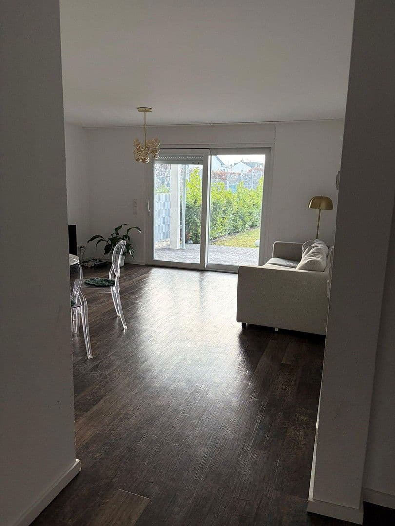 Prenájom bytu 3-izbový 94 m², Bonner Str. 103, Erftstadt, Severné Porýnie - Westfálsko Prenájom bytu 3-izbový 94 m², Bonner Str. 103, Erftstadt, Severné Porýnie - Westfálsko