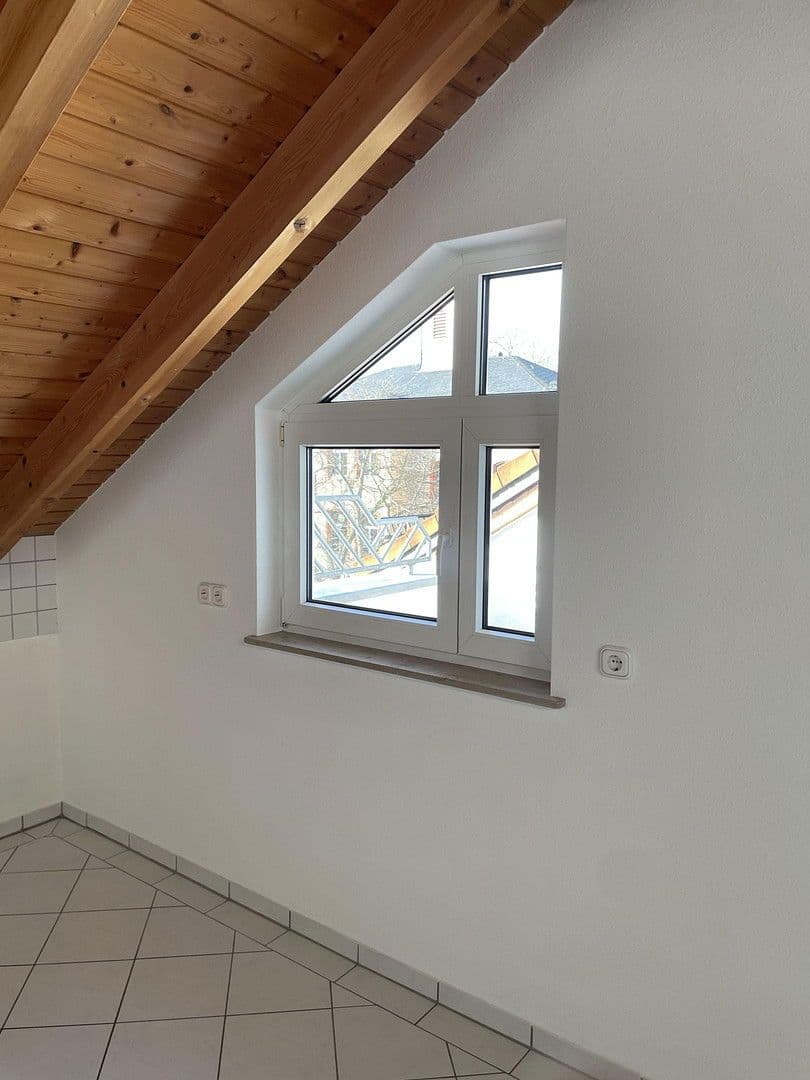 Prenájom bytu 3-izbový 120 m², Bischofsheim, Hesensko Prenájom bytu 3-izbový 120 m², Bischofsheim, Hesensko