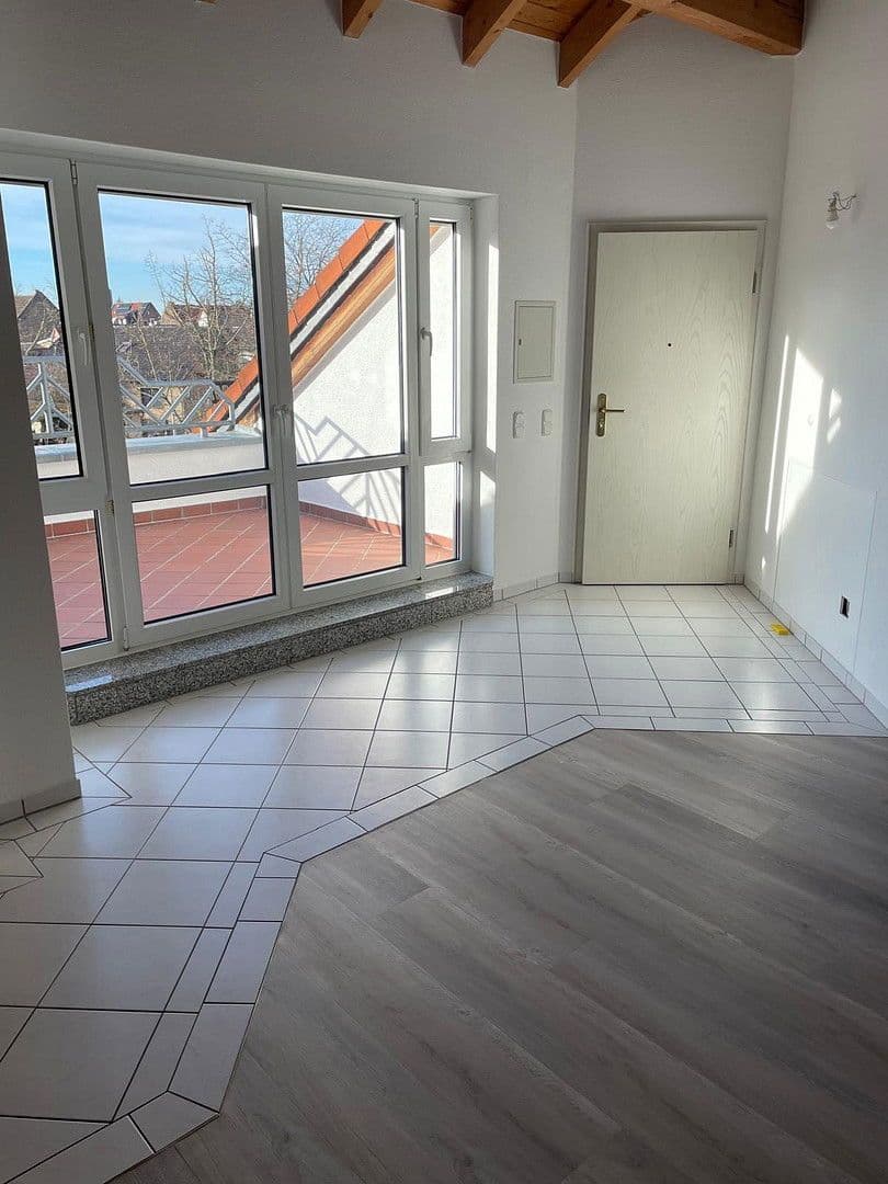 Prenájom bytu 3-izbový 120 m², Bischofsheim, Hesensko Prenájom bytu 3-izbový 120 m², Bischofsheim, Hesensko