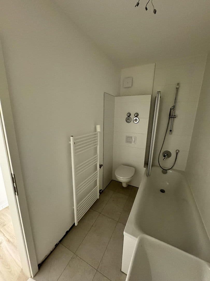 Prenájom bytu 3-izbový 77 m², Petersbergstr. 84, Köln, Severné Porýnie - Westfálsko Prenájom bytu 3-izbový 77 m², Petersbergstr. 84, Köln, Severné Porýnie - Westfálsko