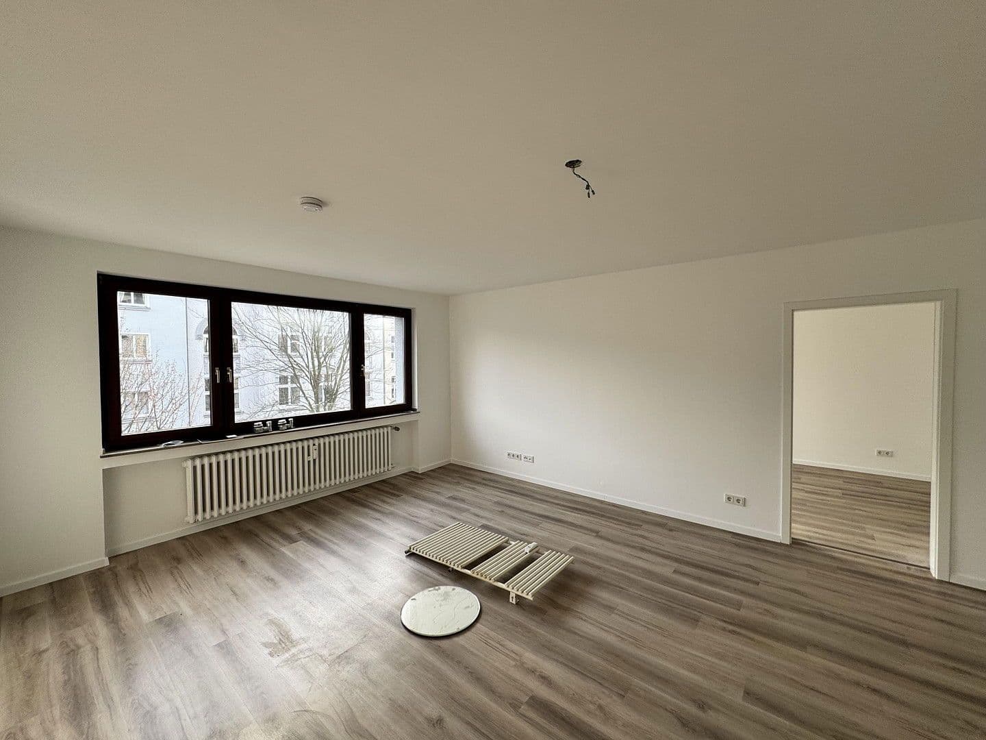Prenájom bytu 3-izbový 77 m², Petersbergstr. 84, Köln, Severné Porýnie - Westfálsko Prenájom bytu 3-izbový 77 m², Petersbergstr. 84, Köln, Severné Porýnie - Westfálsko