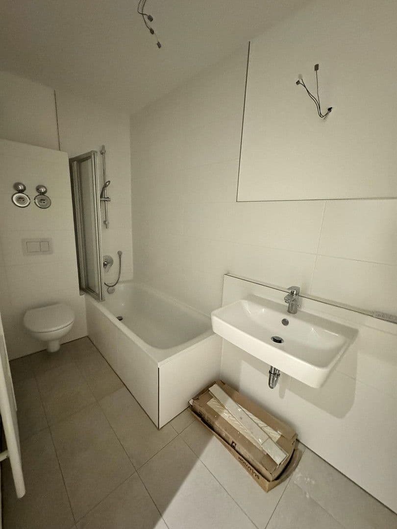 Prenájom bytu 3-izbový 77 m², Petersbergstr. 84, Köln, Severné Porýnie - Westfálsko Prenájom bytu 3-izbový 77 m², Petersbergstr. 84, Köln, Severné Porýnie - Westfálsko