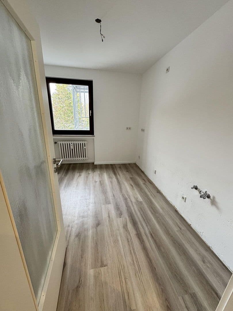 Prenájom bytu 3-izbový 77 m², Petersbergstr. 84, Köln, Severné Porýnie - Westfálsko Prenájom bytu 3-izbový 77 m², Petersbergstr. 84, Köln, Severné Porýnie - Westfálsko