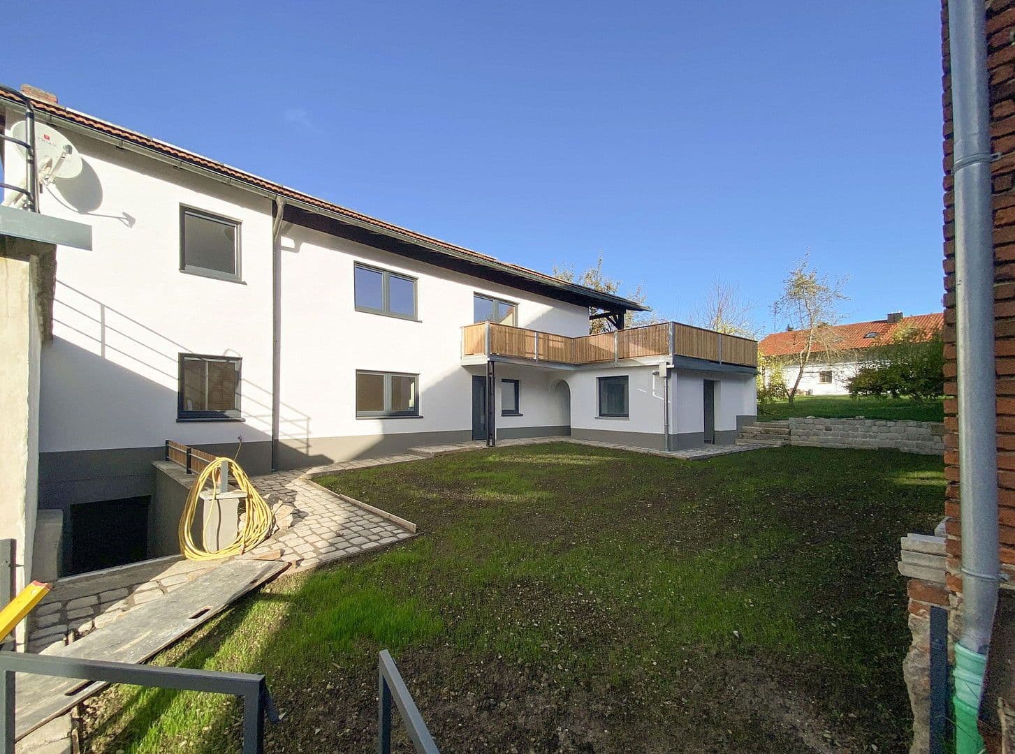 Predaj domu 256 m², pozemek 510 m², Konditorgaßl 4, Ruhmannsfelden, Bavorsko Predaj domu 256 m², pozemek 510 m², Konditorgaßl 4, Ruhmannsfelden, Bavorsko