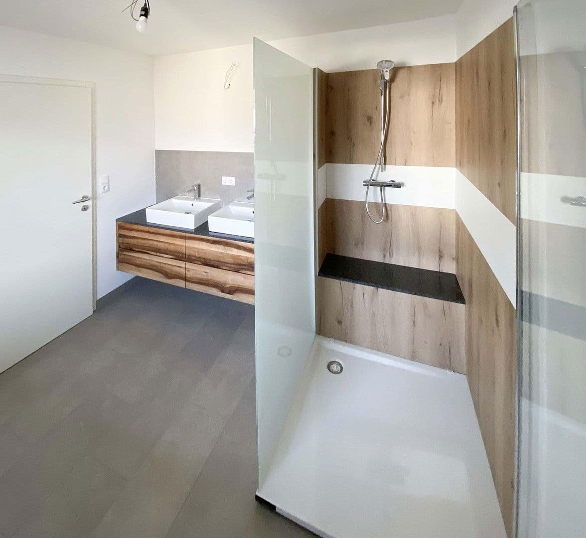 Predaj domu 256 m², pozemek 510 m², Konditorgaßl 4, Ruhmannsfelden, Bavorsko Predaj domu 256 m², pozemek 510 m², Konditorgaßl 4, Ruhmannsfelden, Bavorsko