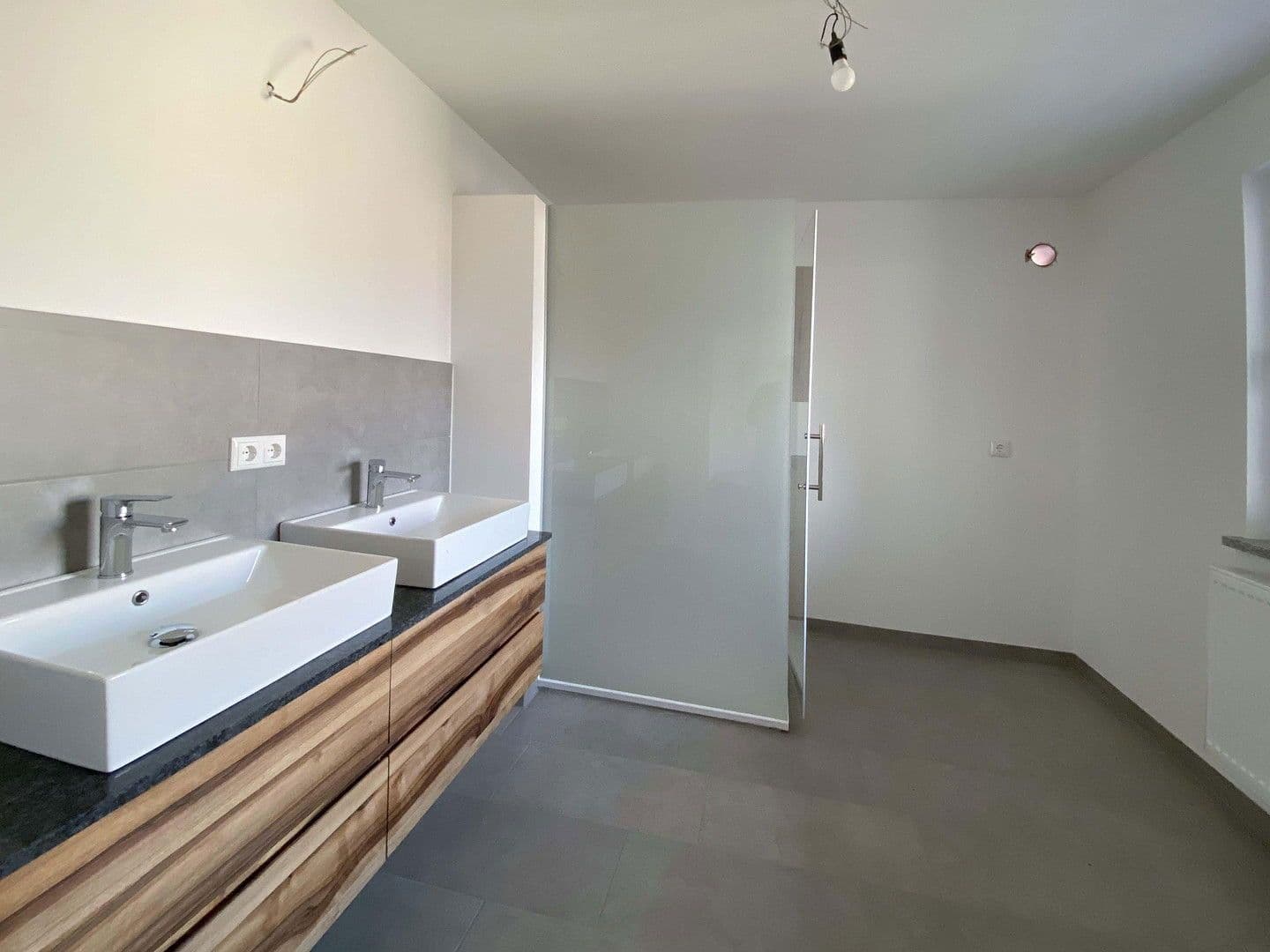 Predaj domu 256 m², pozemek 510 m², Konditorgaßl 4, Ruhmannsfelden, Bavorsko Predaj domu 256 m², pozemek 510 m², Konditorgaßl 4, Ruhmannsfelden, Bavorsko