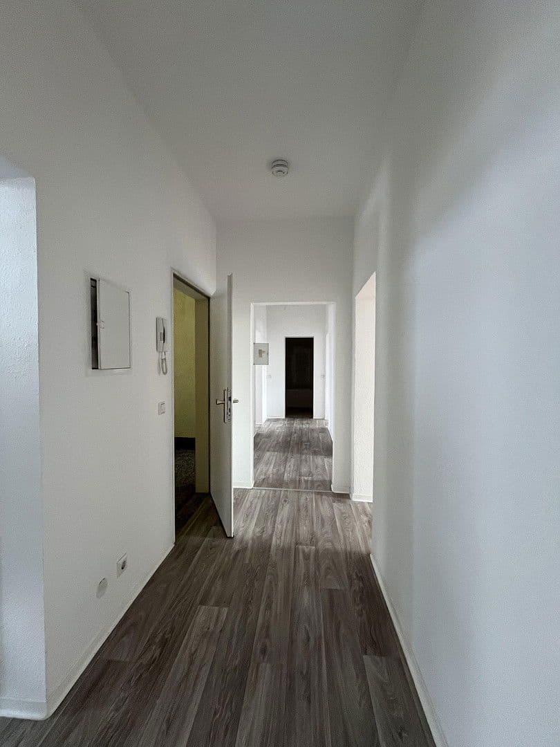 Prenájom bytu 5-izbový 110 m², Voigtstraße 32, Chemnitz, Sasko Prenájom bytu 5-izbový 110 m², Voigtstraße 32, Chemnitz, Sasko