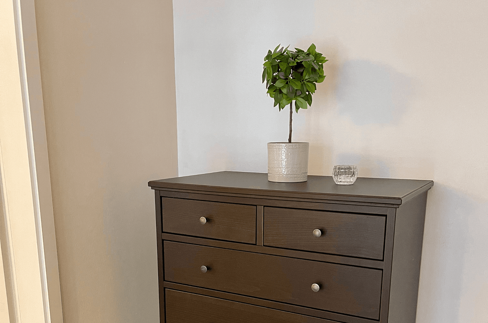 Prenájom bytu 2-izbový 73 m², Schillerstraße 7A, Berlin, Berlín Prenájom bytu 2-izbový 73 m², Schillerstraße 7A, Berlin, Berlín