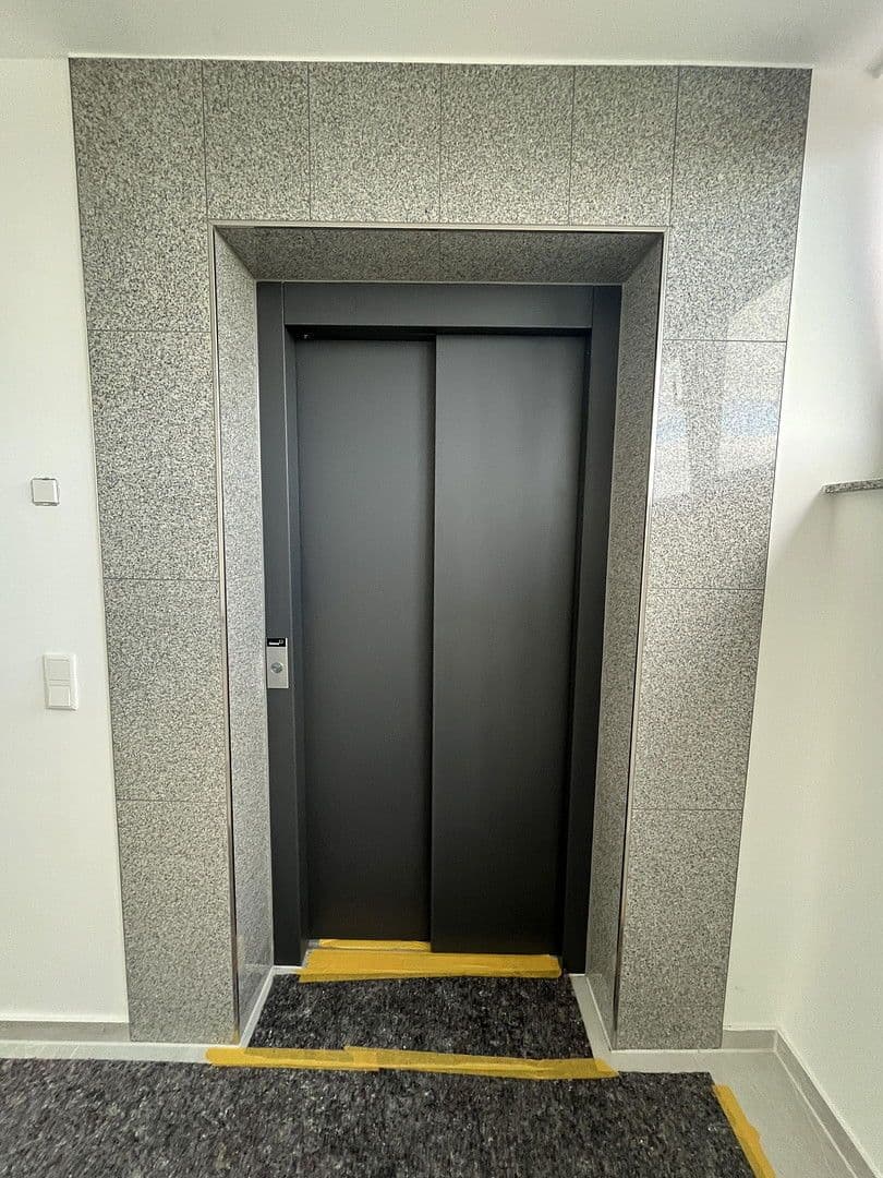 Prenájom bytu 4-izbový 163 m², Melle, Dolné Sasko Prenájom bytu 4-izbový 163 m², Melle, Dolné Sasko