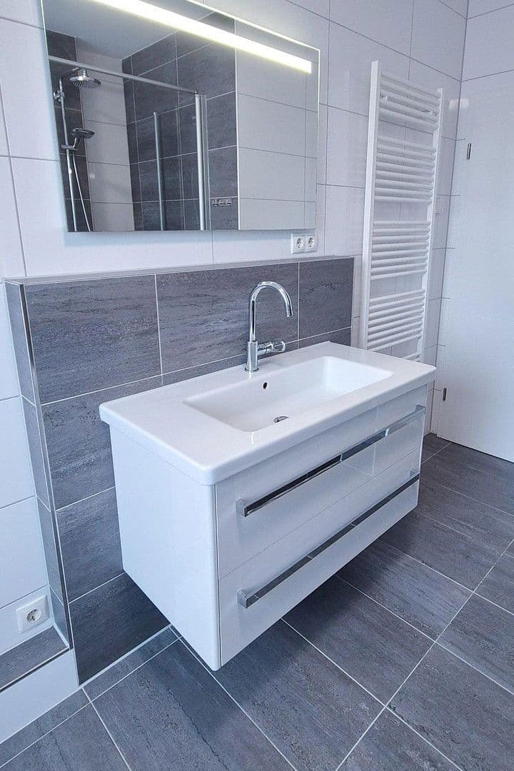 Predaj bytu 3-izbový 101 m², Ludwigshafen am Rhein, Porýnie-Falcko Predaj bytu 3-izbový 101 m², Ludwigshafen am Rhein, Porýnie-Falcko