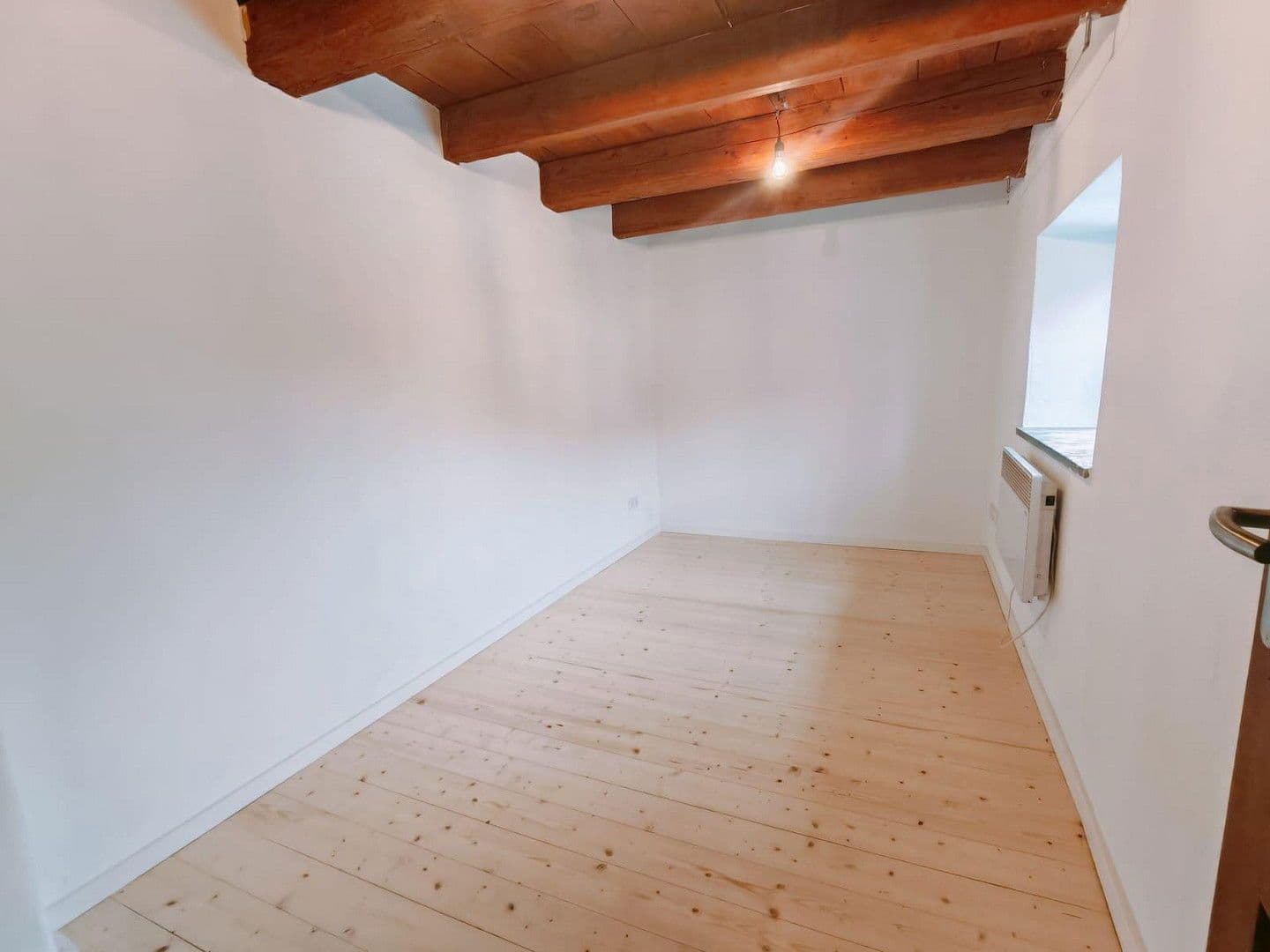 Predaj domu 130 m², pozemek 2.678 m², Manthalstr. 2, Berg, Bavorsko Predaj domu 130 m², pozemek 2.678 m², Manthalstr. 2, Berg, Bavorsko