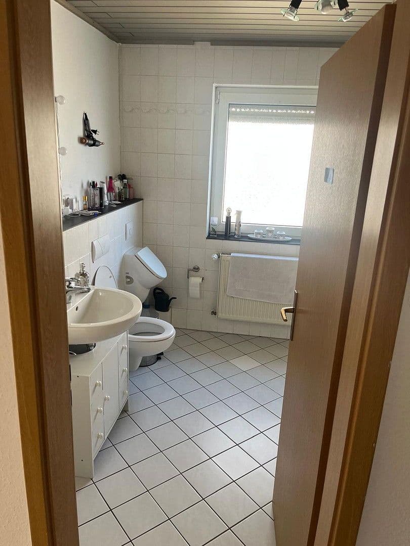 Prenájom bytu 3-izbový 85 m², Am Vogelsang 11a, Bornheim, Porýnie-Falcko Prenájom bytu 3-izbový 85 m², Am Vogelsang 11a, Bornheim, Porýnie-Falcko