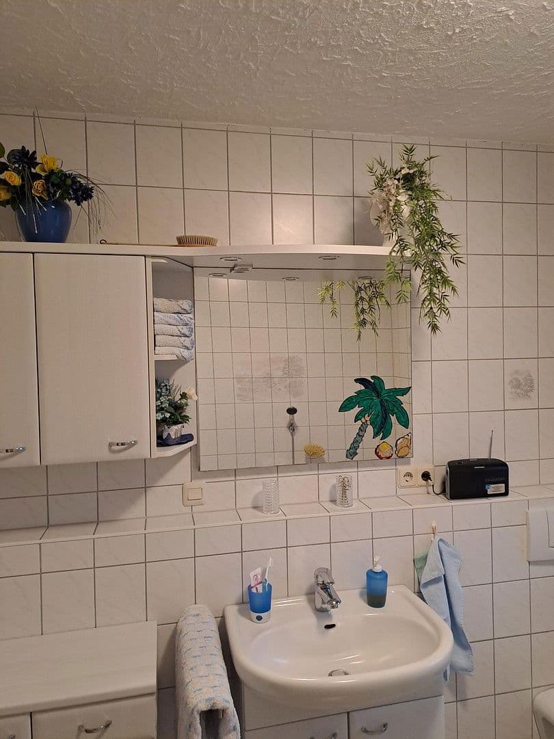 Prenájom bytu 4-izbový 90 m², Adelsdorf, Bavorsko Prenájom bytu 4-izbový 90 m², Adelsdorf, Bavorsko