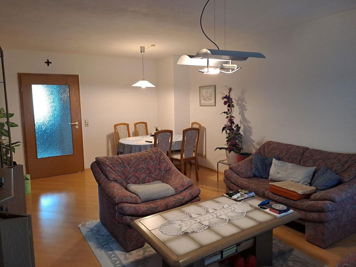 Prenájom bytu 4-izbový 90 m², Adelsdorf, Bavorsko Prenájom bytu 4-izbový 90 m², Adelsdorf, Bavorsko