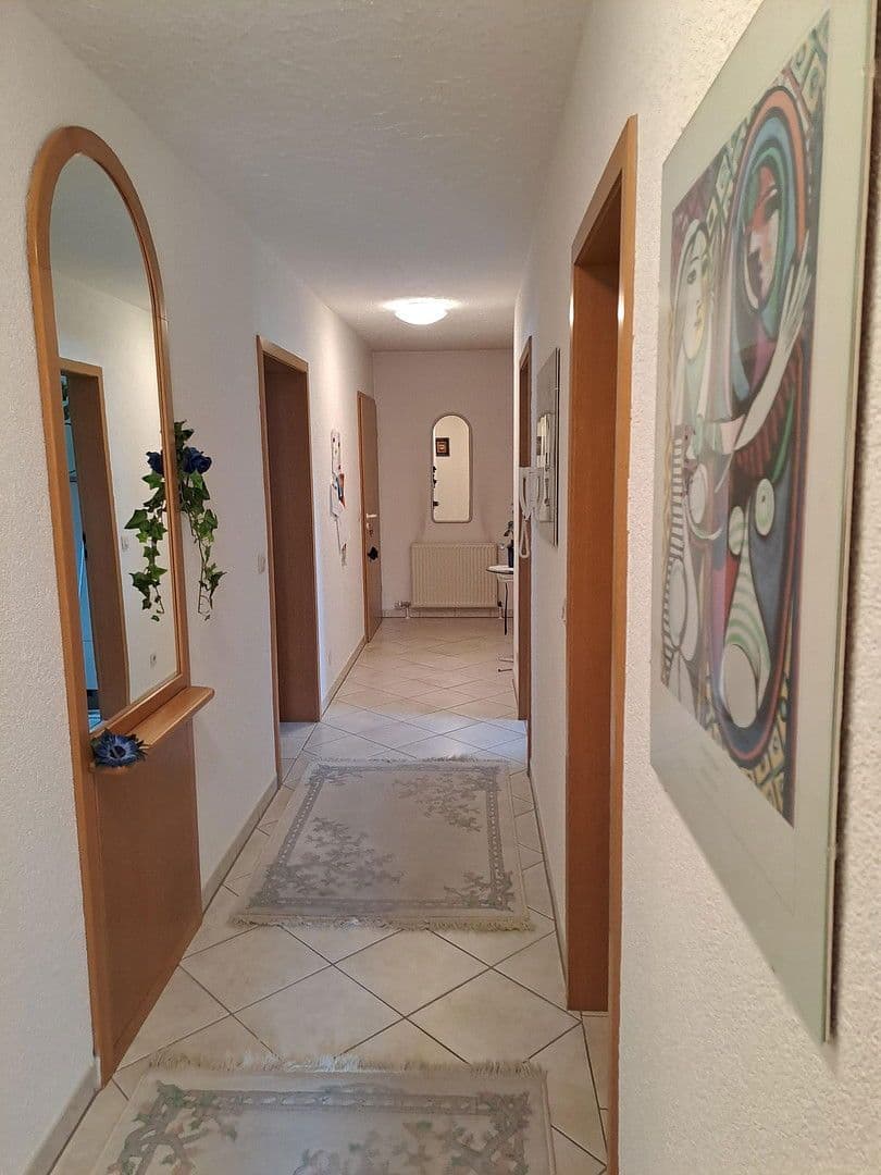 Prenájom bytu 4-izbový 90 m², Adelsdorf, Bavorsko Prenájom bytu 4-izbový 90 m², Adelsdorf, Bavorsko