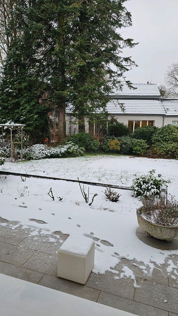 Prenájom bytu 3-izbový 107 m², Köln, Severné Porýnie - Westfálsko Prenájom bytu 3-izbový 107 m², Köln, Severné Porýnie - Westfálsko