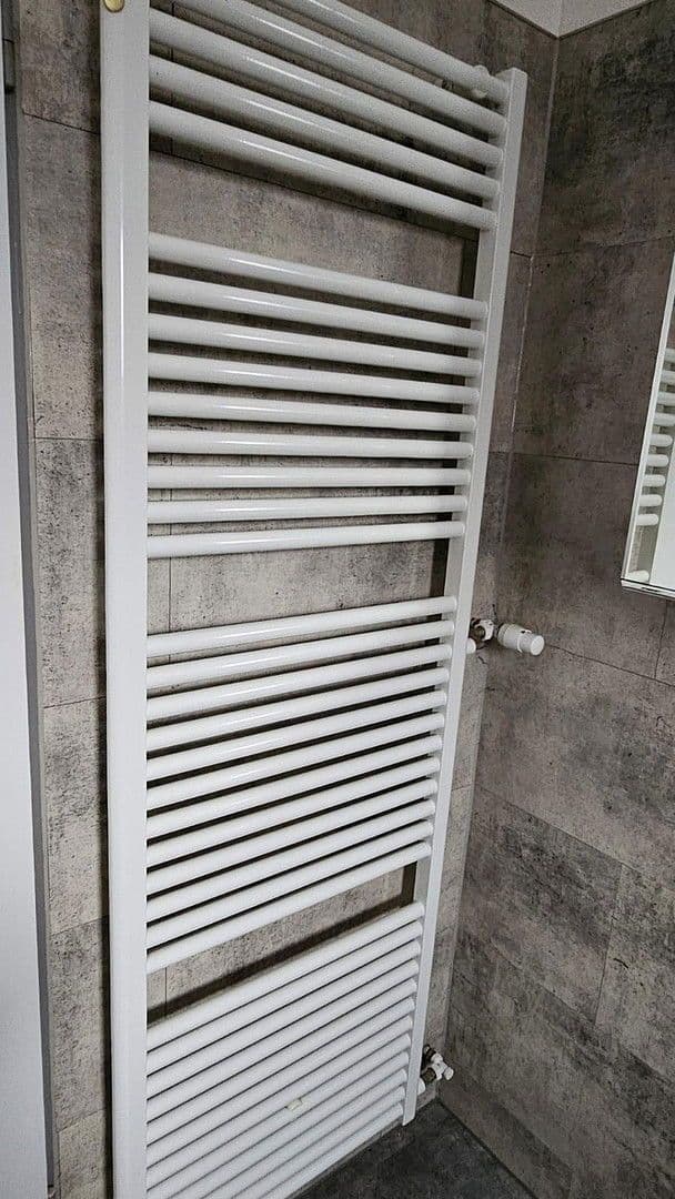 Prenájom bytu 3-izbový 107 m², Köln, Severné Porýnie - Westfálsko Prenájom bytu 3-izbový 107 m², Köln, Severné Porýnie - Westfálsko