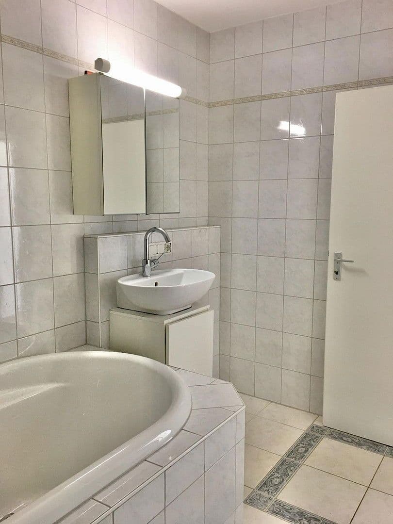 Prenájom bytu 3-izbový 74 m², Unterhaching, Bavorsko Prenájom bytu 3-izbový 74 m², Unterhaching, Bavorsko